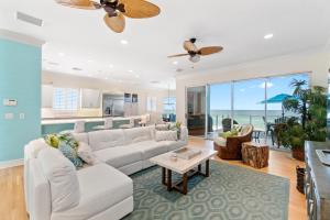 Just Renovated, Beachfront Pool Home, Panoramic Gulf Views