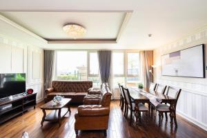 2BR 3BR Luxury Apartment Sky Pool
