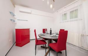 Awesome Apartment In Pula With Wifi