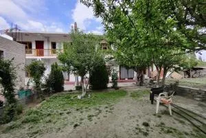 kharchung Guest House Ladakh by LexStays - Deskit