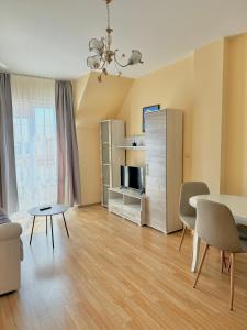 Golden Hermes Apartments