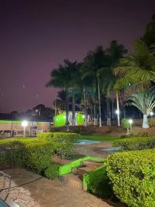 Sítio de alto padrão com 3 piscinas - 马特乌斯莱米