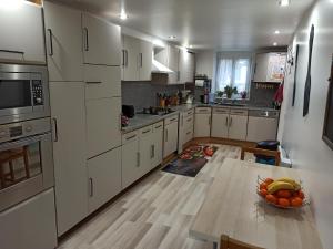 Villas Maison de 225m2 avec piscine, spa et billard : Villa avec Piscine Privée