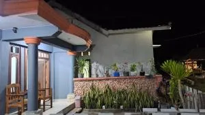 Bougenville Village House - Praya