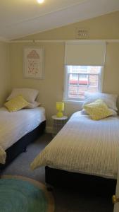 Stylish country cottage in central Orange