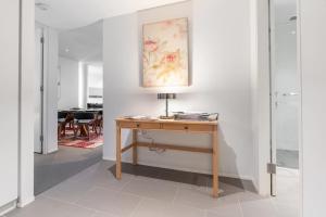 2BR Apartment near Parliament House - Hosted by Canstay