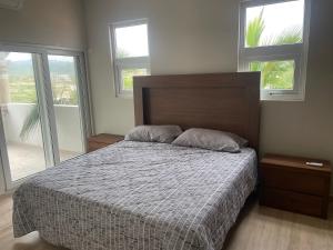 Cerritos Beach Oceanfront Condo , The Wave