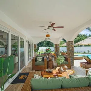 Royal 3 Bedroom Villa Lifestyle - Cafemba