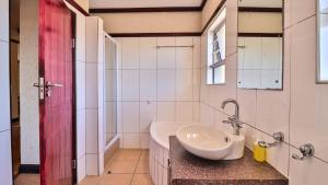 Trio Towers Beach View Apartment