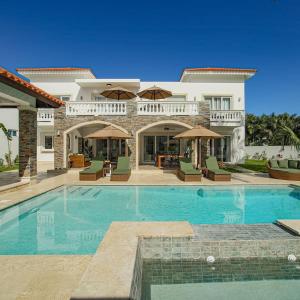 Royal 3 Bedroom Villa Lifestyle