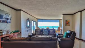 Trio Towers Beach View Apartment