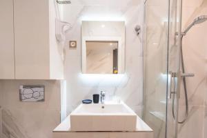 Luxurious Apartment with Stylish Design and Comfort - 105