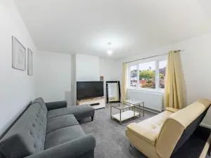 Southend Retreat KING SUITE Luxury stay with parking - Westcliff-on-Sea