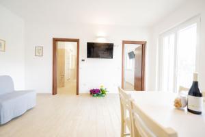 Terraced Apartment by the Ancient Appian Way 4