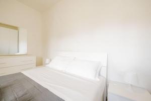 Terraced Apartment by the Ancient Appian Way 4