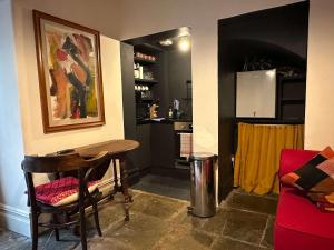 One Bedroom Basement Flat in Canynge Square