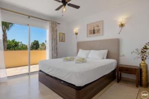 ViVi Homes -Villa Alpetona Private Pool, Garden & Terrace