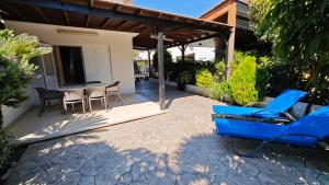 Manors Seaside 2BR House 100m from the Beach & Free Parking