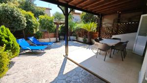 Manors Seaside 2BR House 100m from the Beach & Free Parking