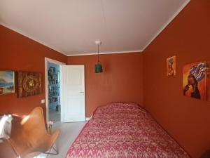 Familjevänligt eget boende i populärt och lugnt bostadsområde i central Strömstad