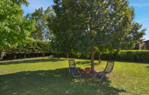 Maisons de vacances Gorgeous Home In Tarascon With Wifi : photos des chambres