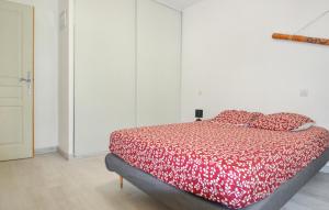 Maisons de vacances Gorgeous Home In Tarascon With Wifi : photos des chambres
