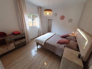 Appartement rénové 2 chambres, grande terrasse S-O, parking privé