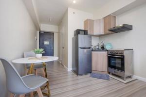 Furnished Studio in Avida Towers Riala, Cebu IT Park with Fast WiFi, Netflix, Pool and More