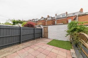 Excellent, comfortable location to visit Belfast