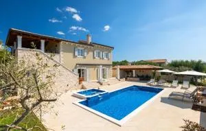 Beautiful Villa Bel Fiore in Sv Lovrec - Vošteni