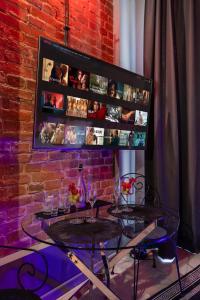 BDSM GREY TOP LOCATION Manufaktura Apart 18 Centrum Miasta , Idelny na Prezent , Parking na terenie , Bardzo Wygodne Łóżko ,OGROMNE LUSTRO ,Tylko dla dorosłych ADULTS ONLY