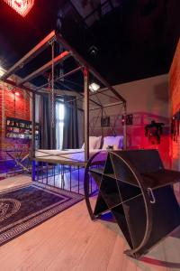 BDSM GREY TOP LOCATION Manufaktura Apart 18 Centrum Miasta , Idelny na Prezent , Parking na terenie , Bardzo Wygodne Łóżko ,OGROMNE LUSTRO ,Tylko dla dorosłych ADULTS ONLY