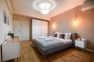 City Living at Its Best - Spacious 2 BR Apartment on Calea Victoriei