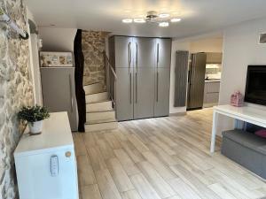 Maison en pierre, 3 chambres à 15 mn du centre de Menton et des plages