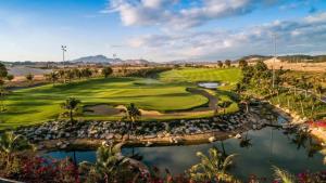 Phoenix Pool & Golf View Villa Cam Ranh