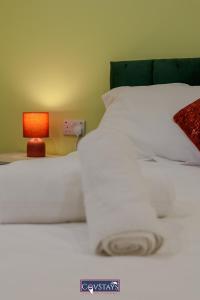 Beauchamp House - 2-bed apartment in Coventry City Centre, Free Parking, by COVSTAYS