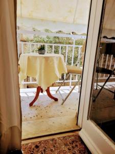 Quiet one bedroom apartment