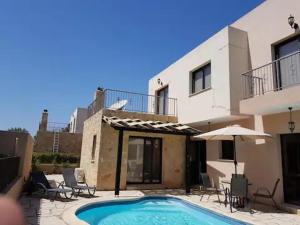 Luxury 4 bed villa Paphos