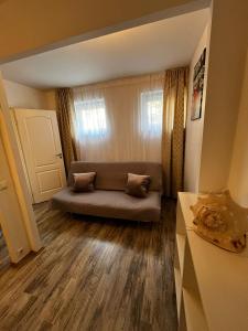 Cozy 1-bdroom apartment in the Centre, free parking