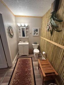 Spa Retreat - Hot Tub & Massage Chair