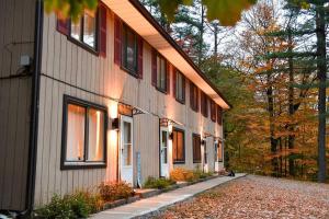 Spa Retreat - Hot Tub & Massage Chair