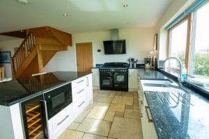 Ty Glan y Mor