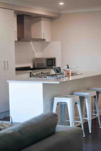 Suburban Serenity, Deebing Heights in Ipswich