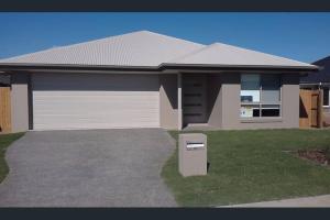 Suburban Serenity, Deebing Heights in Ipswich