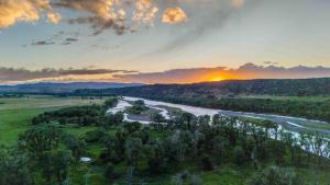 Yellowstone Crest Lodge