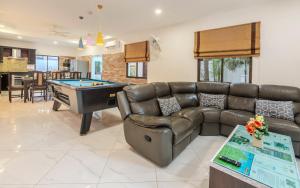 Villa Madee near Walking Street and beaches