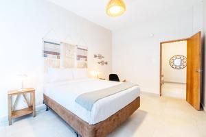 La Mona Loiza Apartment Complex by Stay with Bear