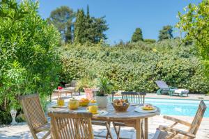 Villa Mas des Fleurs by Villa Plus