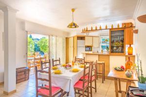 Villa Mas des Fleurs by Villa Plus