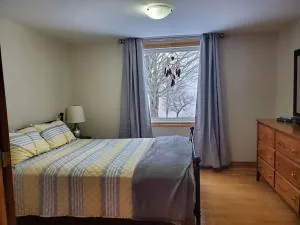 Bungalow on The Bay in Lorneville - 弗雷德里克顿